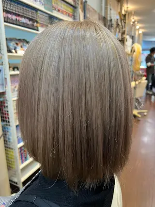 ミディアム カラー まさき✂︎ブリーチ／ デザインカラーのヘアスタイル