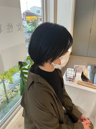 ショート カラー 安江 結菜のヘアスタイル