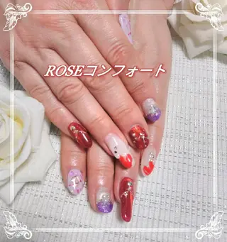 ネイル エステとネイル ローズコンフォートのネイルデザイン