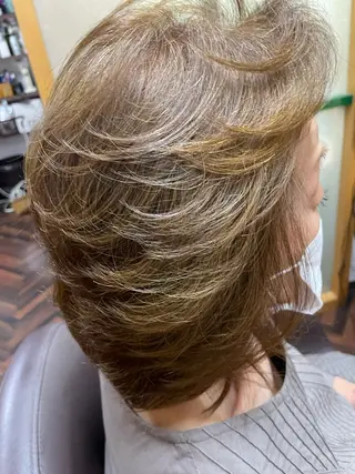 ミディアム カラー katae sayoriのヘアスタイル