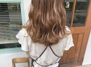 セミロング カラー たかいわ みきのヘアスタイル