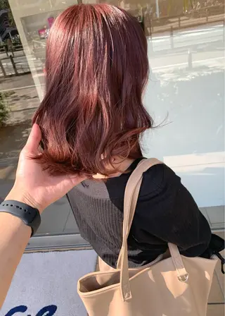 ミディアム カラー 明石遼/ベージュ / ピンクのヘアスタイル