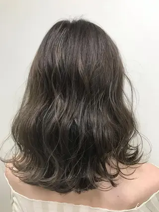 ミディアム カラー エリアNo.1カラー ⭐️hikaru⭐️のヘアスタイル