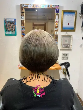 ショート カラー Hair salon The  hiveのヘアスタイル