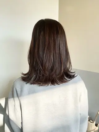 ミディアム 小久保 里紗のヘアスタイル