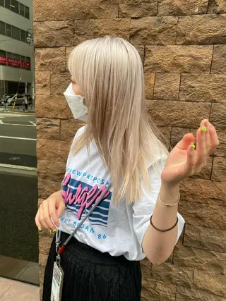 ショート ハイトーン/ ボブ 中村麟のヘアスタイル