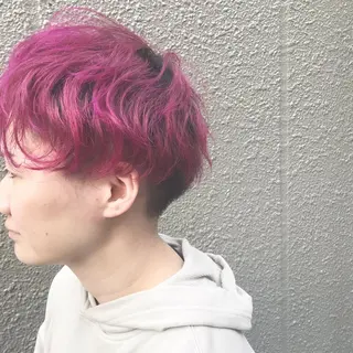 カラー &72所属・カリスマ フォのヘアスタイル