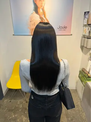 ロング 氏家 麻歩のヘアスタイル