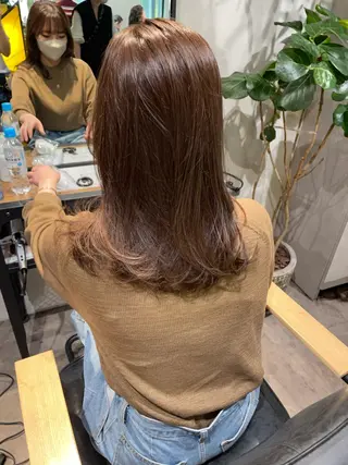 セミロング カラー ナチュラル透明感🌱 小山美樹子のヘアスタイル