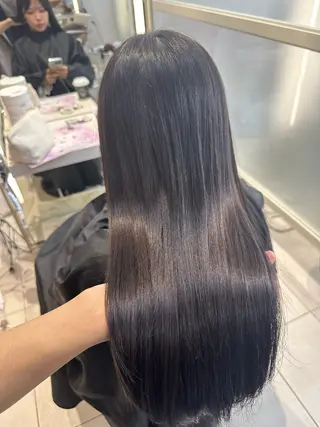 ロング 𝐑𝐞𝐨/透明感 𝐜𝐨𝐥𝐨𝐫のヘアスタイル