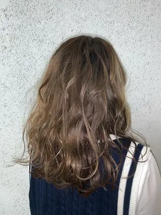 セミロング カラー もにか🌞原宿/渋谷 🌝ブリーチカラーのヘアスタイル