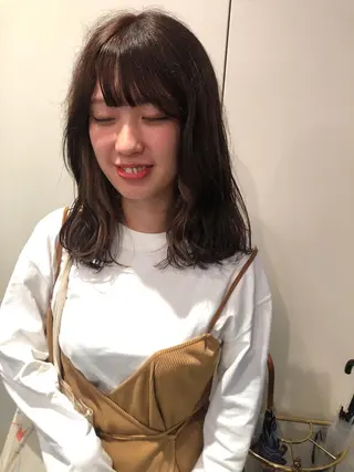 ミディアム カラー MIOベージュカラー 柔らかいカラーのヘアスタイル