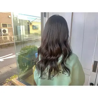 ロング カラー ツキダテ ユイのヘアスタイル