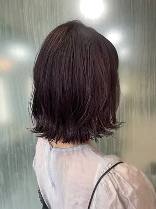 ショート カラー 小柳 歩美のヘアスタイル