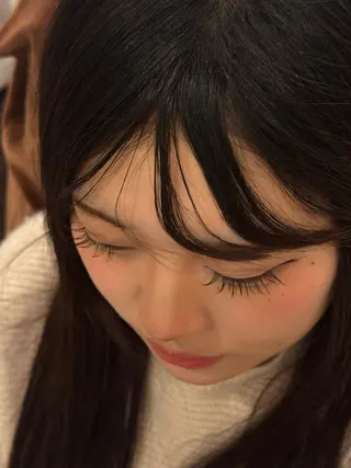 マツエク・マツパ 新村 美咲のヘアスタイル