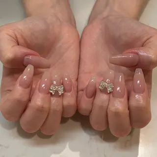 ネイル Raviy新宿店所属・たなか ひろなのネイルデザイン