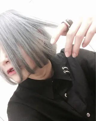 ショート カラー アンドウ ユウ/ レイヤーカット/韓国のヘアスタイル