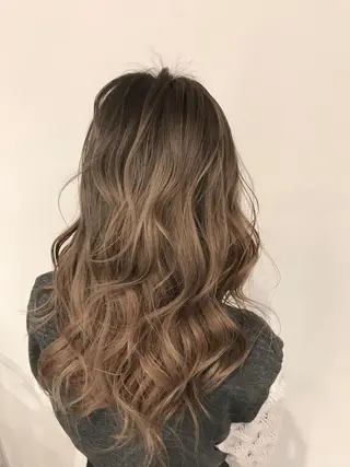 セミロング カラー AMI Hair  supply所属・髪質改善カラー 韓国風レイヤーのヘアスタイル