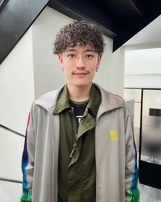 パーマ メンズ Qin shaire salon 原宿verno店所属・【センターパート】 ETO／江藤翼の眉毛・アイブロウイメージ