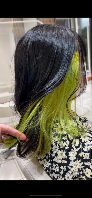 セミロング カラー カネヒラ リョウスケのヘアスタイル