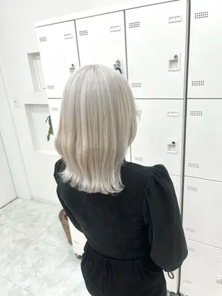 ミディアム カラー ❤︎ワンホンガーリー なハイトーンヘア❤︎のヘアスタイル