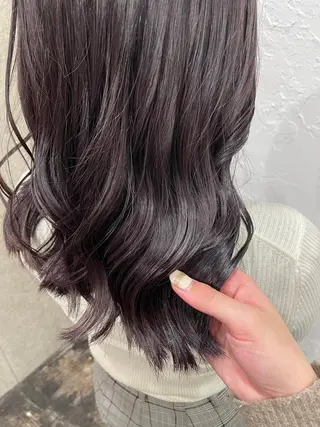 セミロング akiba ryokaのヘアスタイル