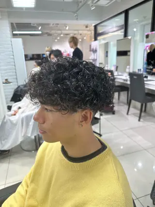 ショート パーマ メンズ フェザーパーマ職人 🪶ryosukeのヘアスタイル