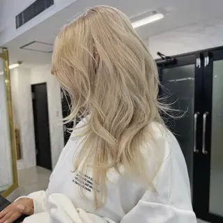 セミロング カラー シールエクステ特化 ハイトーン、NANAのヘアスタイル