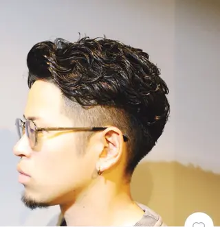 メンズ room.（ルーム）所属・0.0mmスキンの男 ／山崎雄大のヘアスタイル