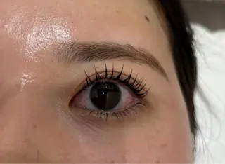 マツエク・マツパ eye lash  Lucia 難波所属・ひらおか ういの眉毛・アイブロウイメージ