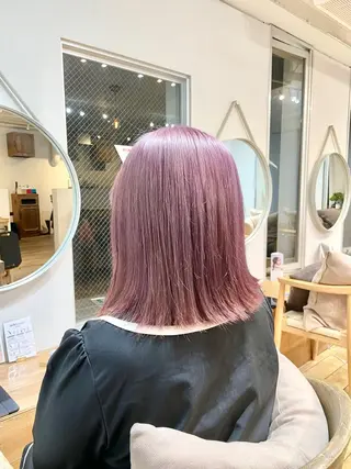 ミディアム カラー ネイル マツエク・マツパ アイブロウ ⭐ハイトーンブリーチ ミルクティーピンクのヘアスタイル