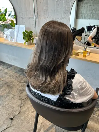 セミロング カラー トップスタイリスト 💙藤原 純のヘアスタイル