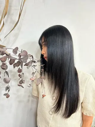 ロング 光を纏うツヤ感ロング Natsuki🤍のヘアスタイル