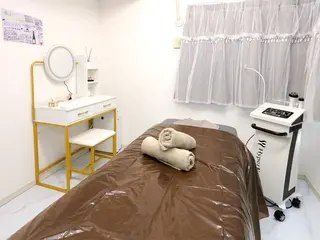 ボディ＆フェイシャルサロン SHINE-シャイン-所属・ボディ＆フェイシャル サロンSHINEのエステ・リラクイメージ