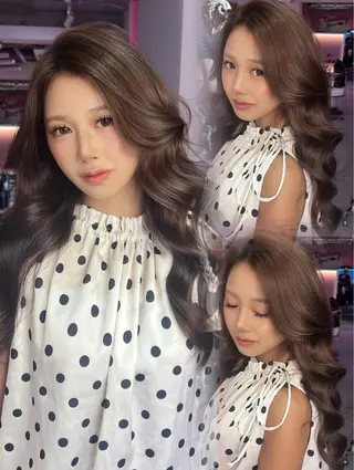 セミロング sara/名古屋 ／ハイトーンのヘアスタイル