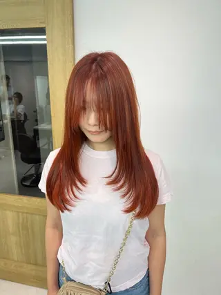 ロング カラー 小森聖奈 韓国風レイヤーカットのヘアスタイル