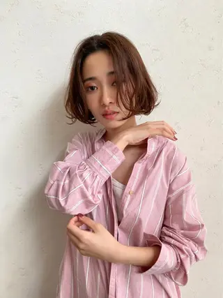 ショート 羽根 ひよりのヘアスタイル