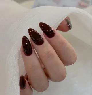 ネイル MQueen ネイルサロンのネイルデザイン