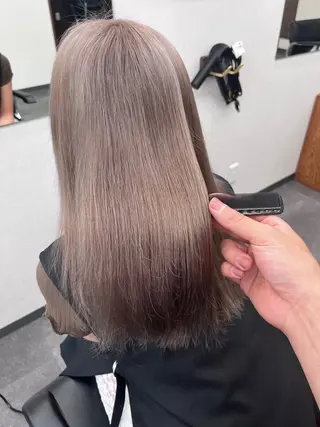 セミロング カラー enn.bleach by t.a.g所属・SHUNTA /ブリーチ/レイヤーのヘアスタイル