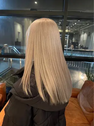 セミロング カラー Kurt by deco所属・hana /ハイトーンカラーのヘアスタイル