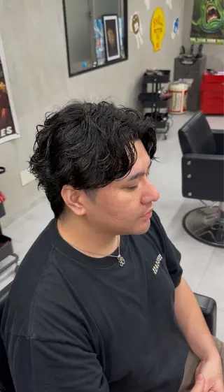 ミディアム パーマ メンズ Buzzy 大畠　慎三郎のヘアスタイル