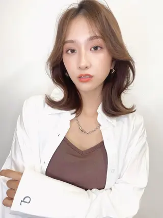 ミディアム カラー レイヤーカット、 大人可愛い　中村美羅のヘアスタイル