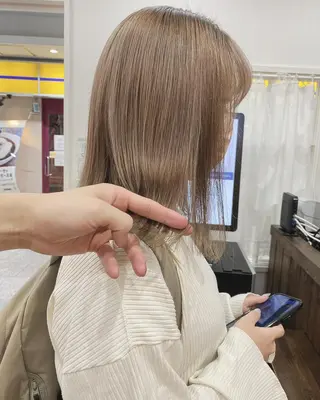 ロング 横浜ブリーチムラ直し ハイトーン/ブリーチのヘアスタイル