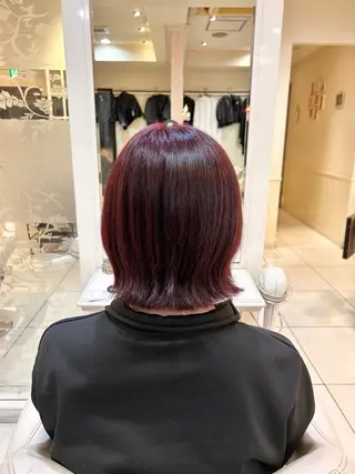 ミディアム カラー 巻ける縮毛矯正 🌺 海外っぽワインレッドのヘアスタイル