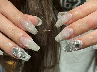 ネイル 高橋 麻里子のネイルデザイン