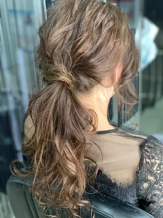 ロング カラー ヘアアレンジ 小林 美央のヘアスタイル