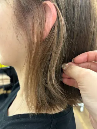 カラー モエカ -YUCCA-のヘアスタイル