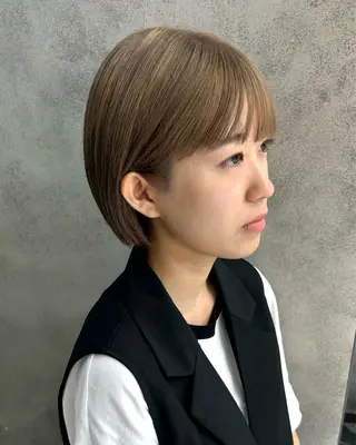 ショート カラー ヘアアレンジ ボブ/透明感ベージュ 🫧クルミ🌟のヘアスタイル