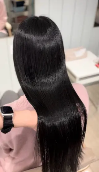 ロング 縮毛矯正／レイヤー／ 髪質改善／海月のヘアスタイル