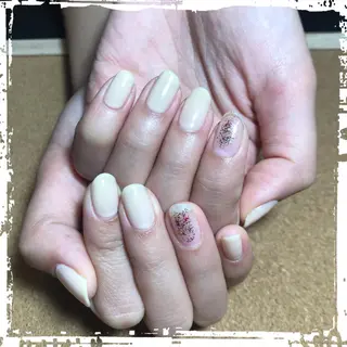 ネイル ECLAT エクラ所属・寺山 千鶴のネイルデザイン
